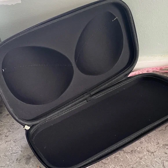 Blue and Pink Bra Travel Cases - Picture 5 of 6